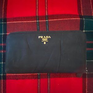Prada Tessuto Black and Gold Nylon Zippy Zip Around Wallet EUC
